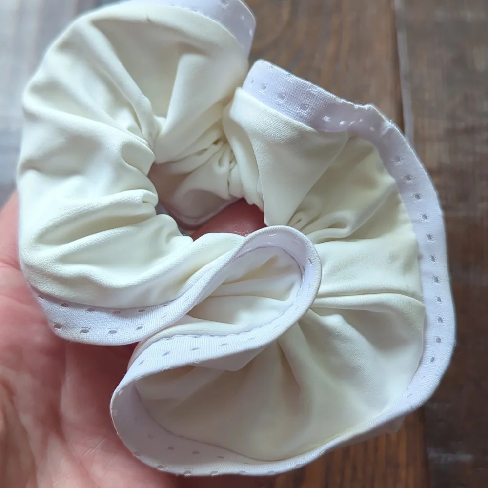 ANTHRO I Set of Three Aly Perforated Scrunchies in White, Gray, and Black